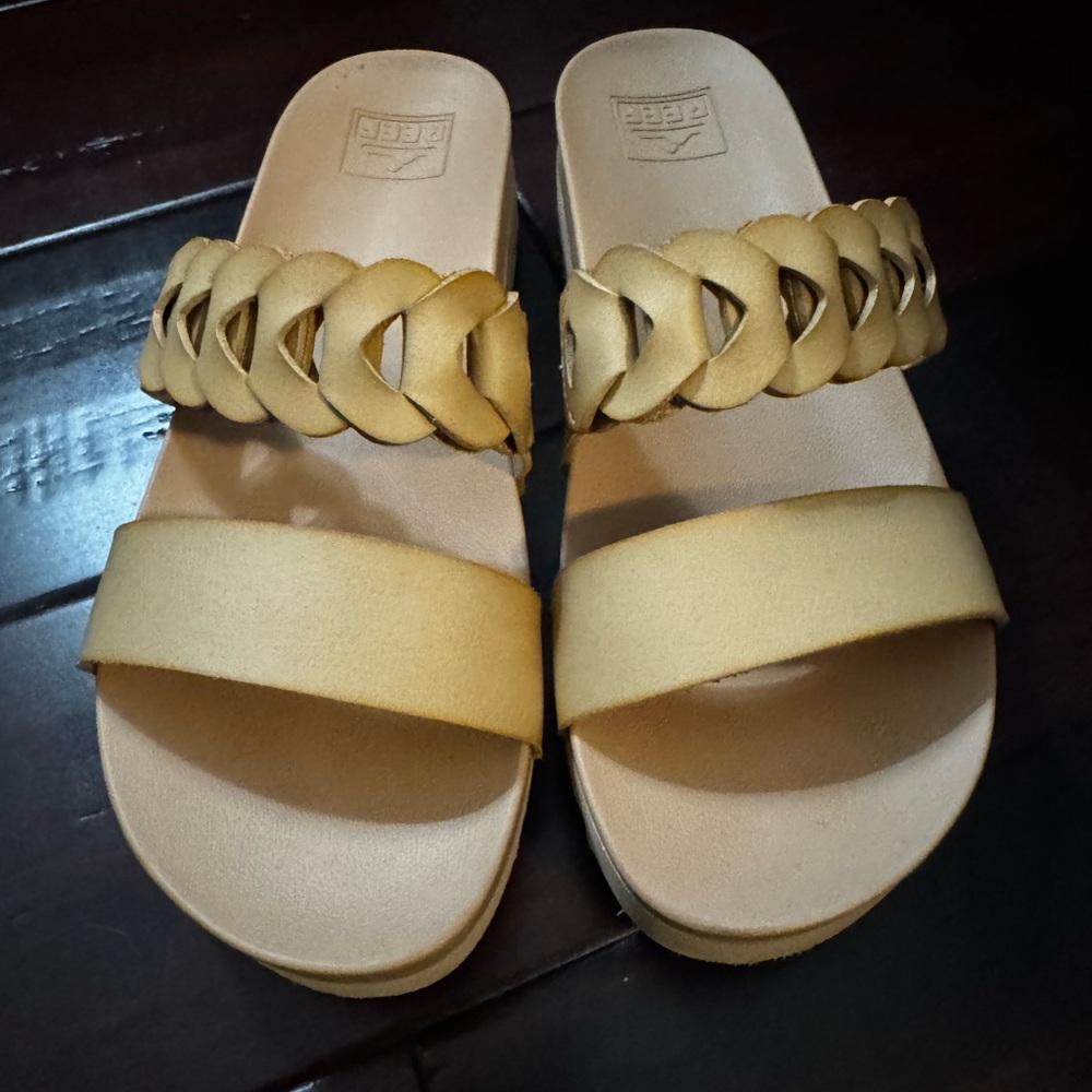 Beige Braided Leather Reef Womens Slide Sandals. Size 8.